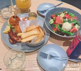 蛋糕店里吃瓜,蛋糕店里的瓜果盛宴