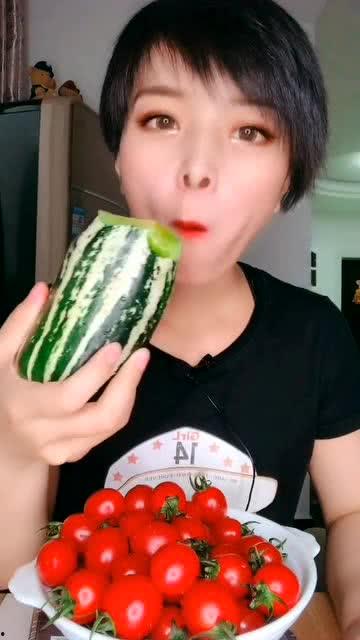 吃瓜就这样吃,轻松掌握吃瓜技巧